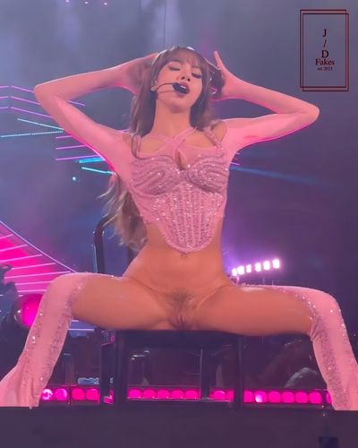 Lisa - Show pussy