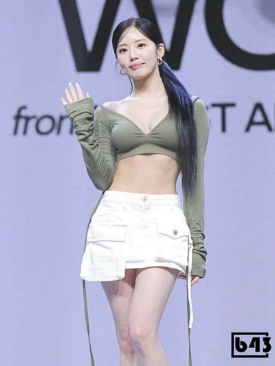 Jiwon - nude