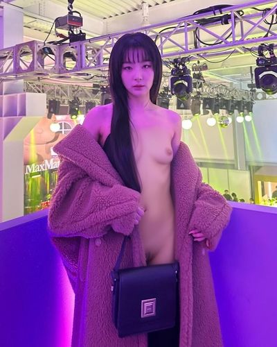 Seulgi - naked