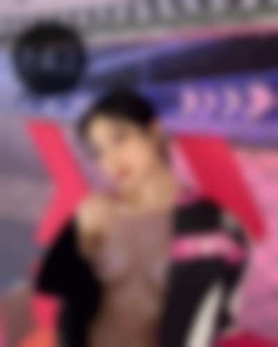 Dahyun - shows tits