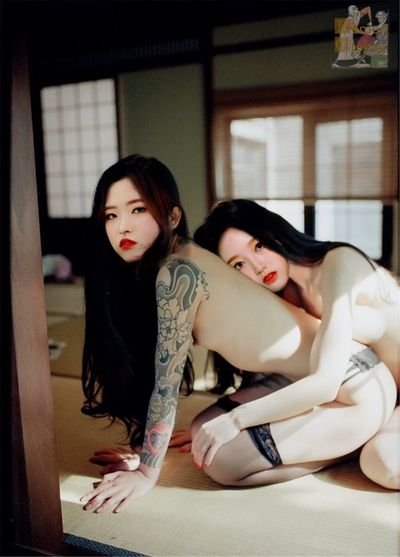 Olivia Hye - nude