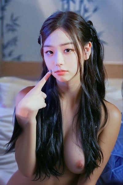 Kim Chaeyeon - nude