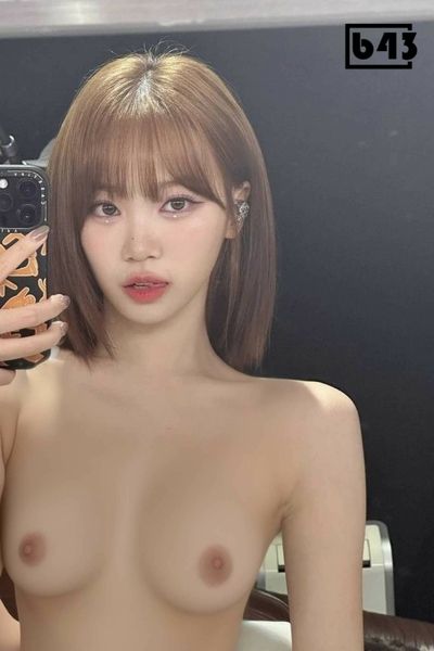 Chaewon - naked
