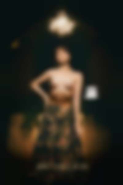 Jisoo - shows tits