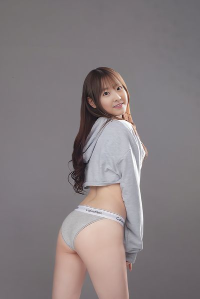 Park Bo-Young - softcore