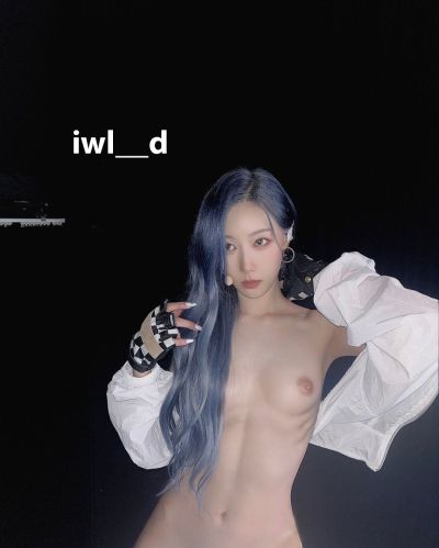 Handong - small tits