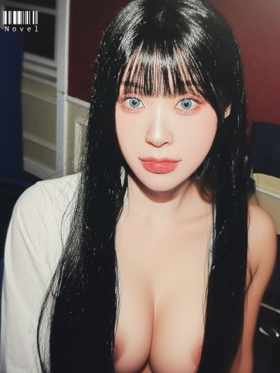 Gahyeon - Shows Breasts