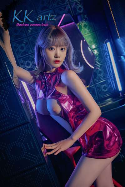 Sakura - shows boobs