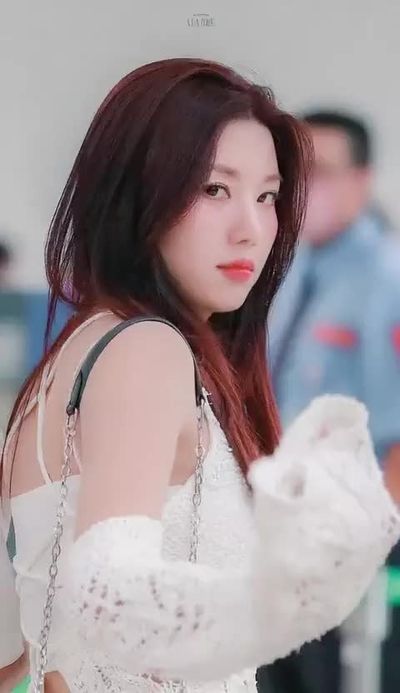Eunbi - shows boobs