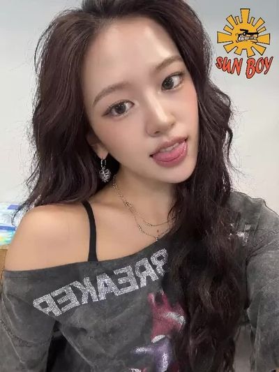 Yujin - shows boobs