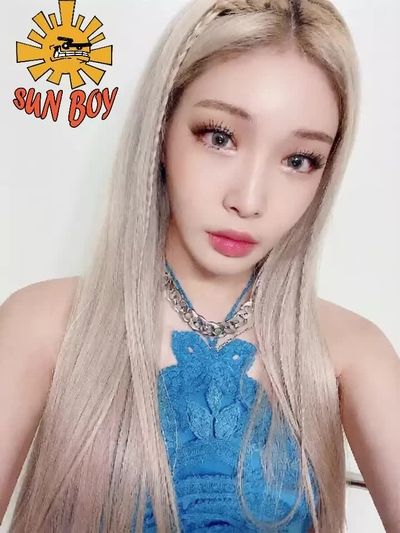 Chungha - shows boobs