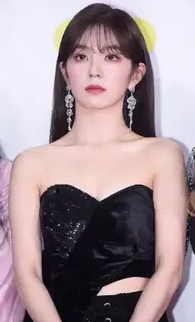 Irene - shows tits