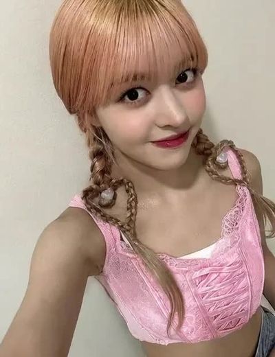 Lily - play with pussy