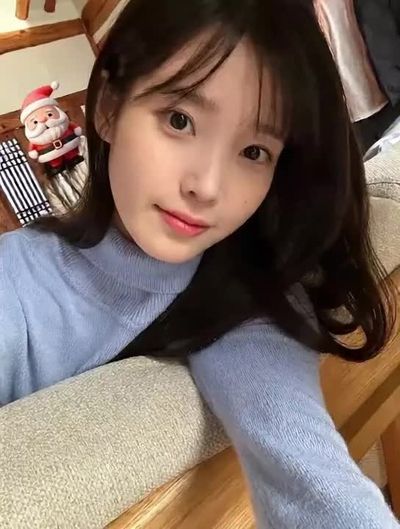 IU - cum on face