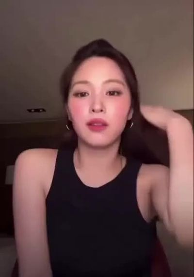 Ryujin - shows tits