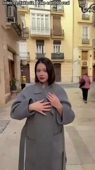 Jeongyeon - public nude