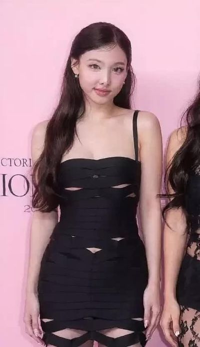 Nayeon - shows boobs