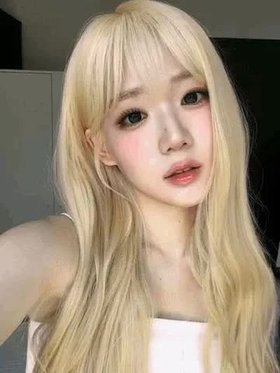 Yoon Seoyeon - shows tits