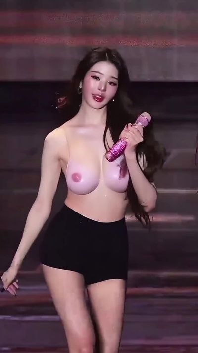 Wonyoung - shows tits