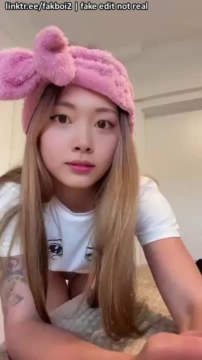 Tzuyu - shaved pussy