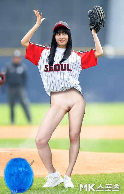Momo - shows pussy