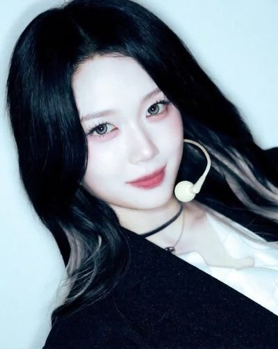 YuBin - cum in mouth