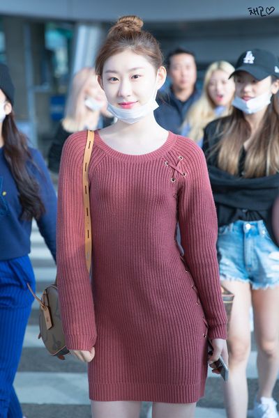 Chaeryeong - no bra