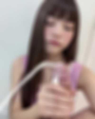 Haerin - gives handjob