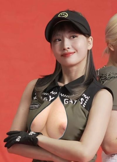 Momo - shows tits
