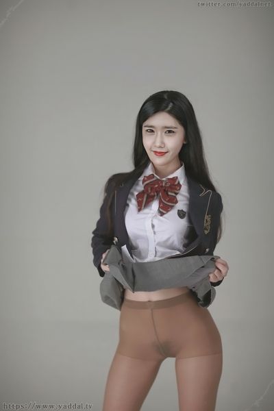Yoona - hairy pussy