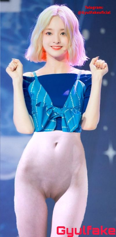 Nagyung - shows pussy