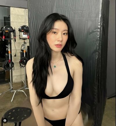 Chaeryeong - naked