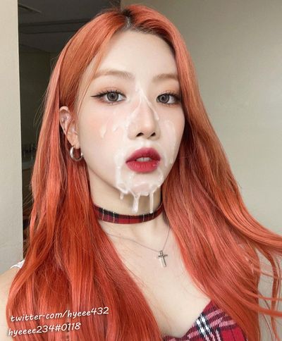 Kim Lip - cum on face